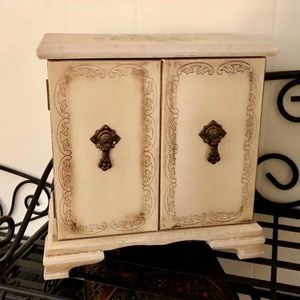 🎶 Collectable London Leather Jewelry Music box